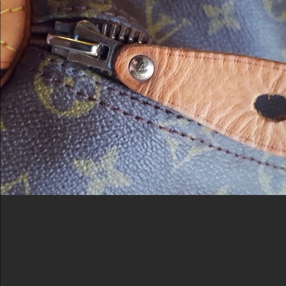Authentic Louis Vuitton Carry on bag - Picture 7 of 9